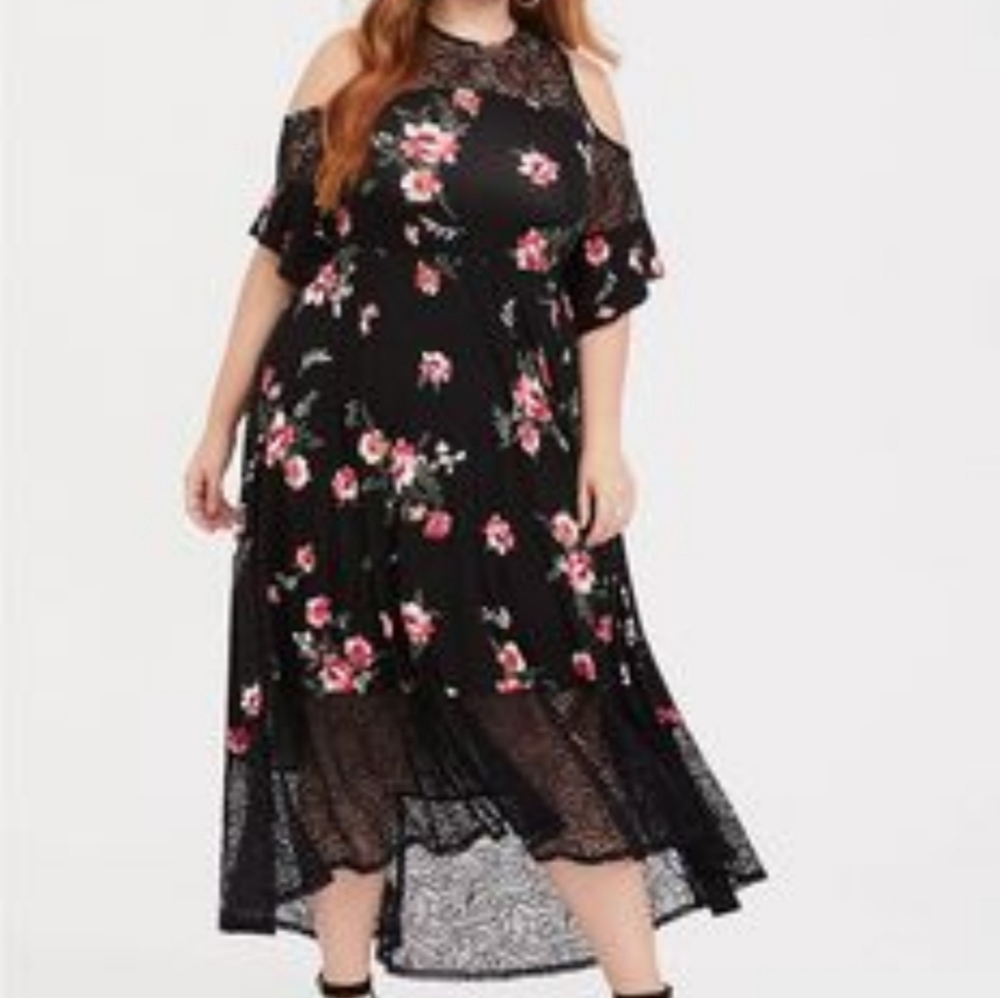 🤗2/$95🤗Torrid Floral Jersey Lace Dress